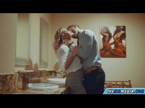 ❤️ Wanneer een rondborstige blondine je verleidt in een openbaar toilet Beautiful porno at porn nl.eviewporn-com.ru